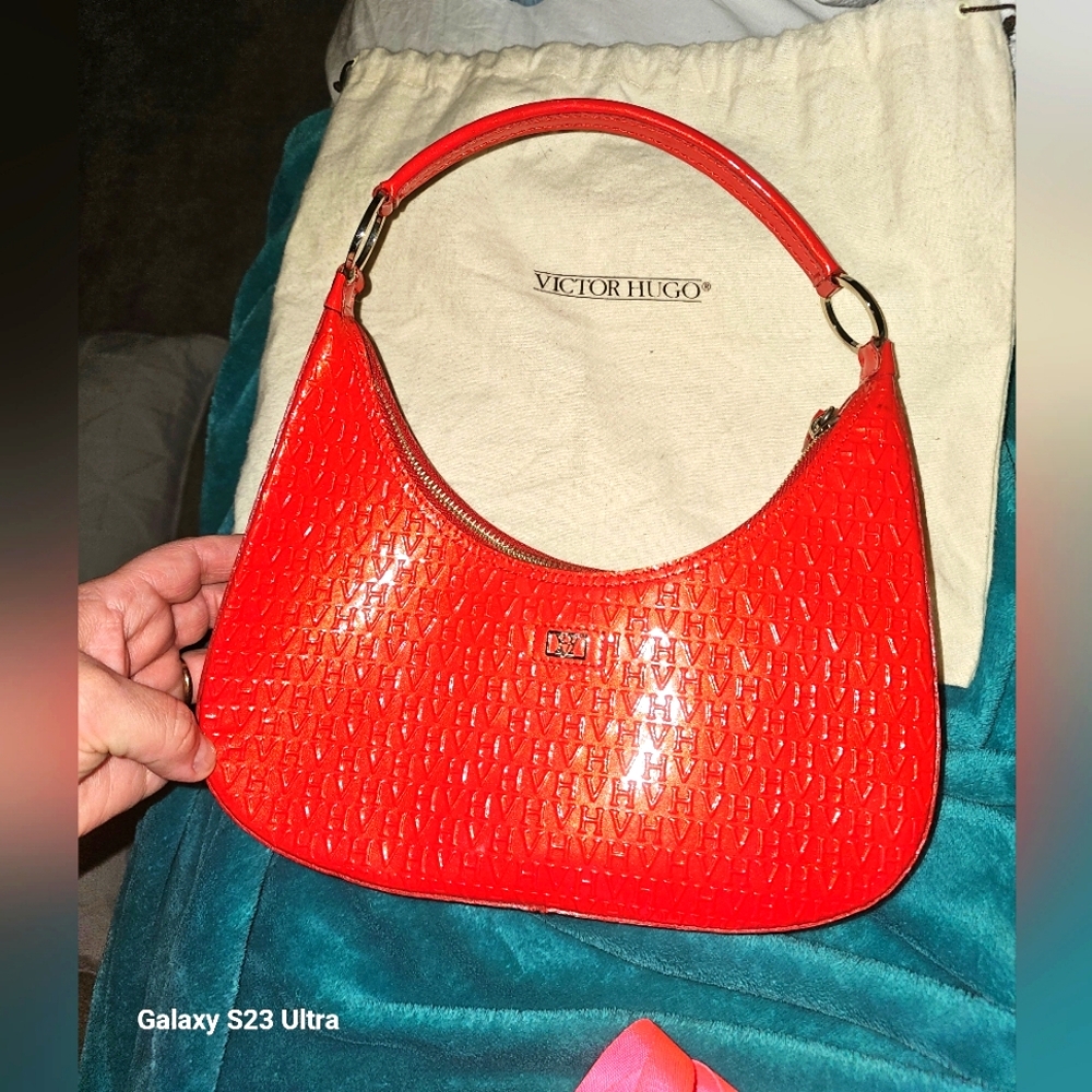 New without tags Victor Hugo Red Leather Hobo Crescent Baguette Shoulder bag